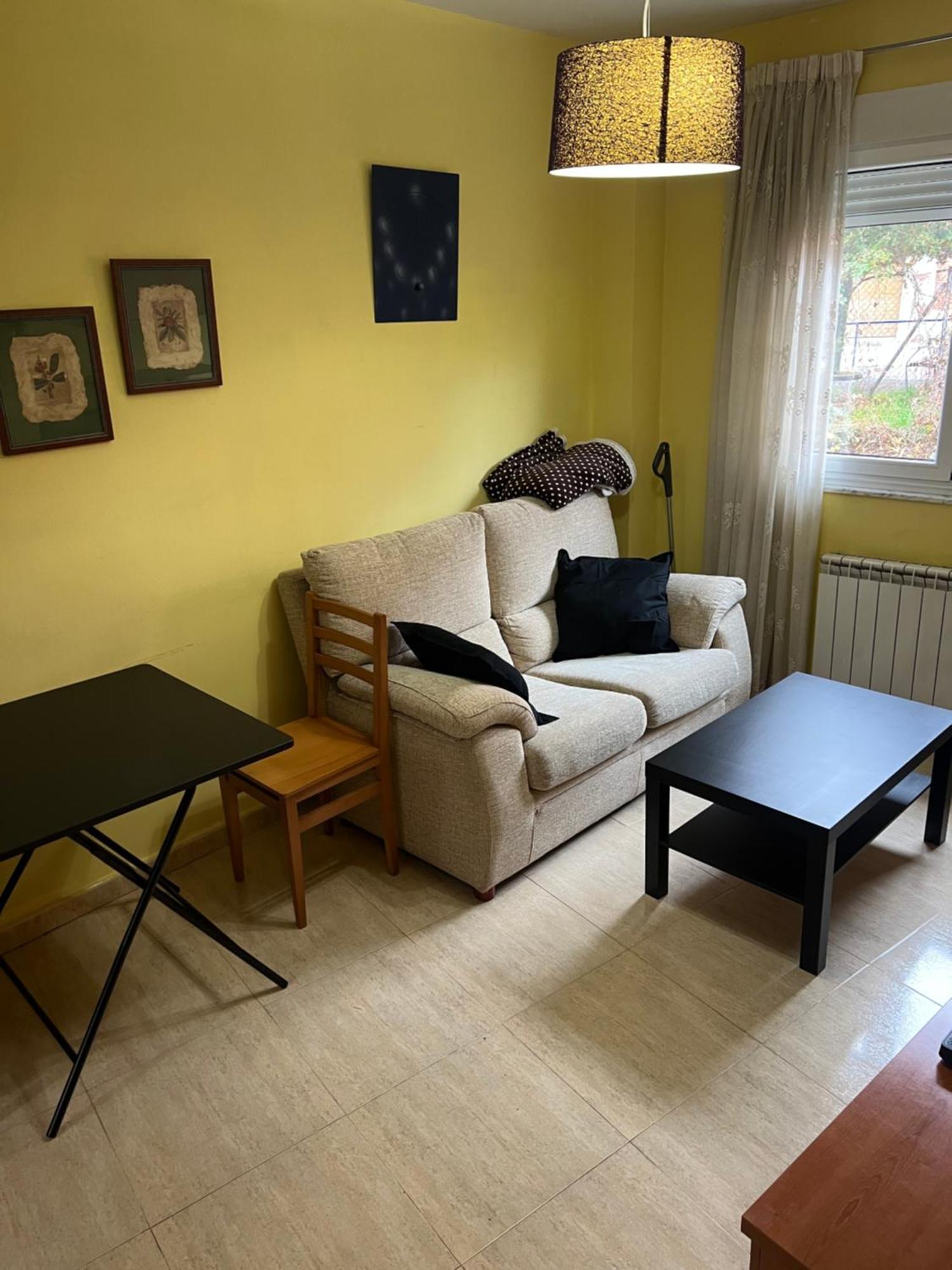 Azadinos, Leon. Lägenhet Exteriör bild